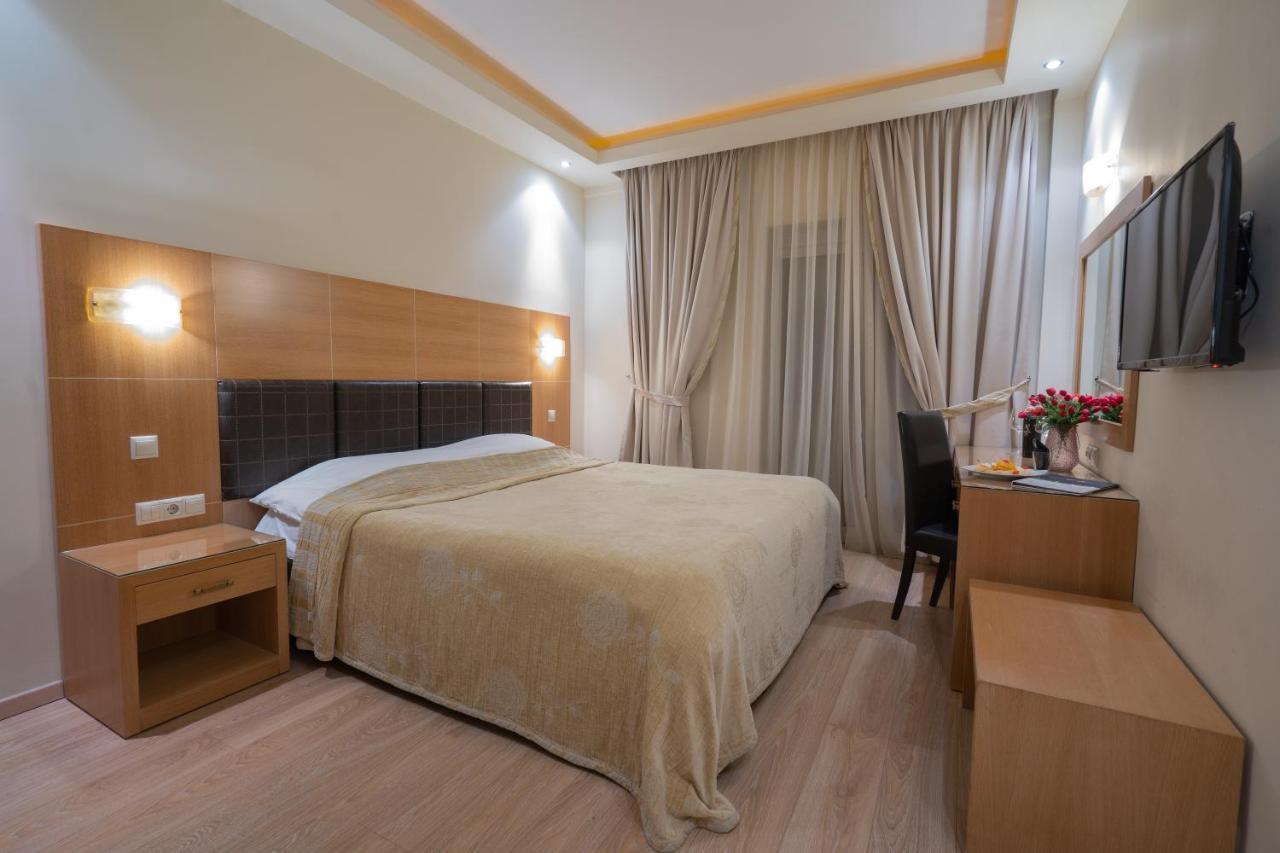 Pantelidis & 3*