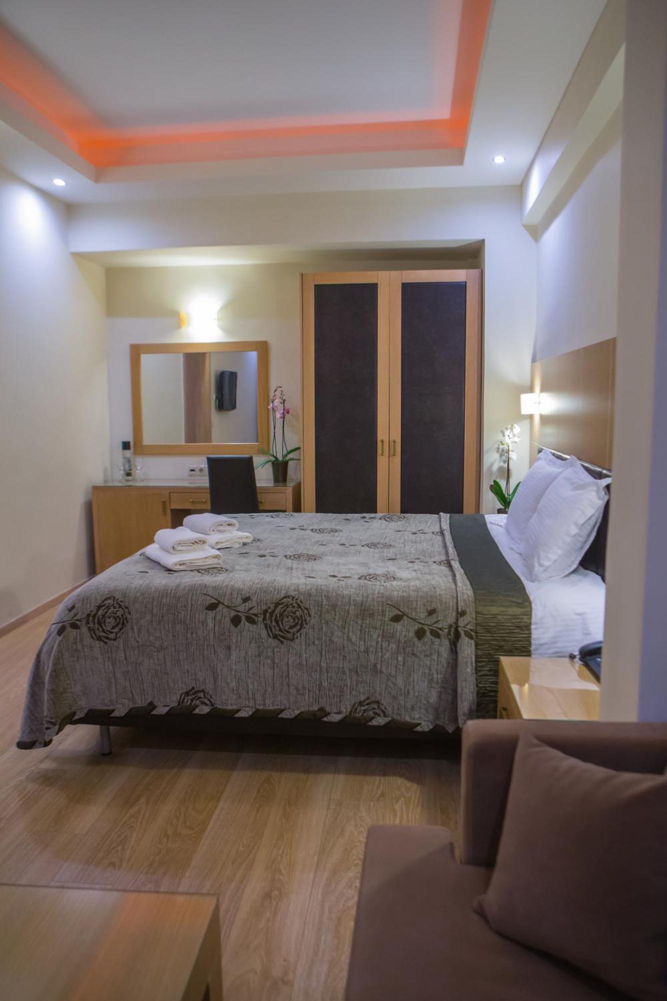 Pantelidis & Hotel